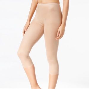 SPANX Skinny Britches Capri